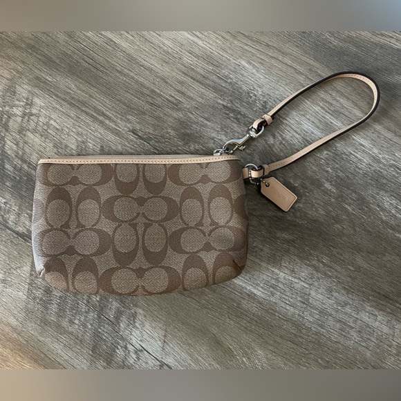 Coach wristlet - Picture 2 of 3